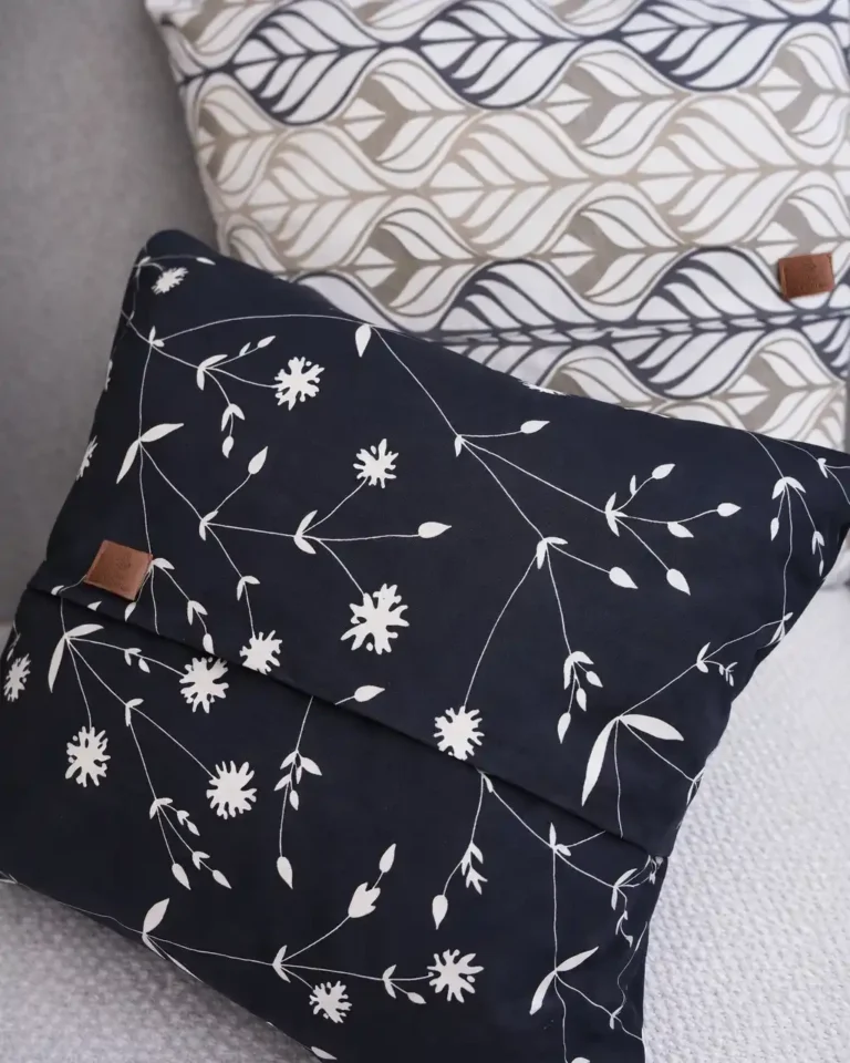 almohadones de manos manos con sentido
