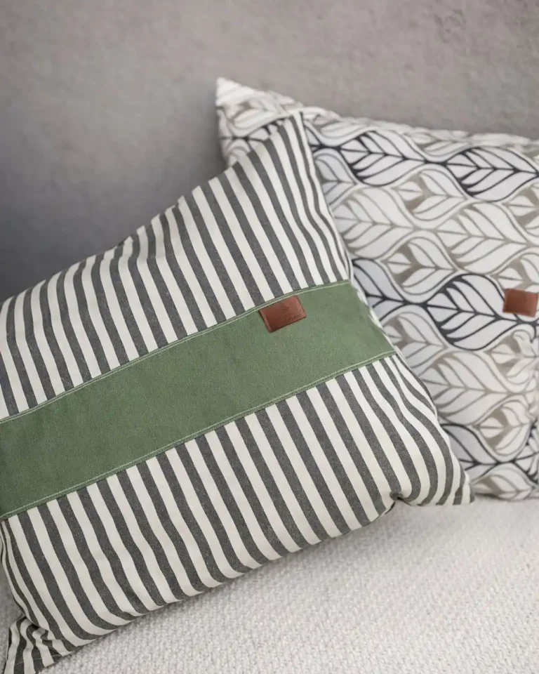 almohadones de manos manos con sentido