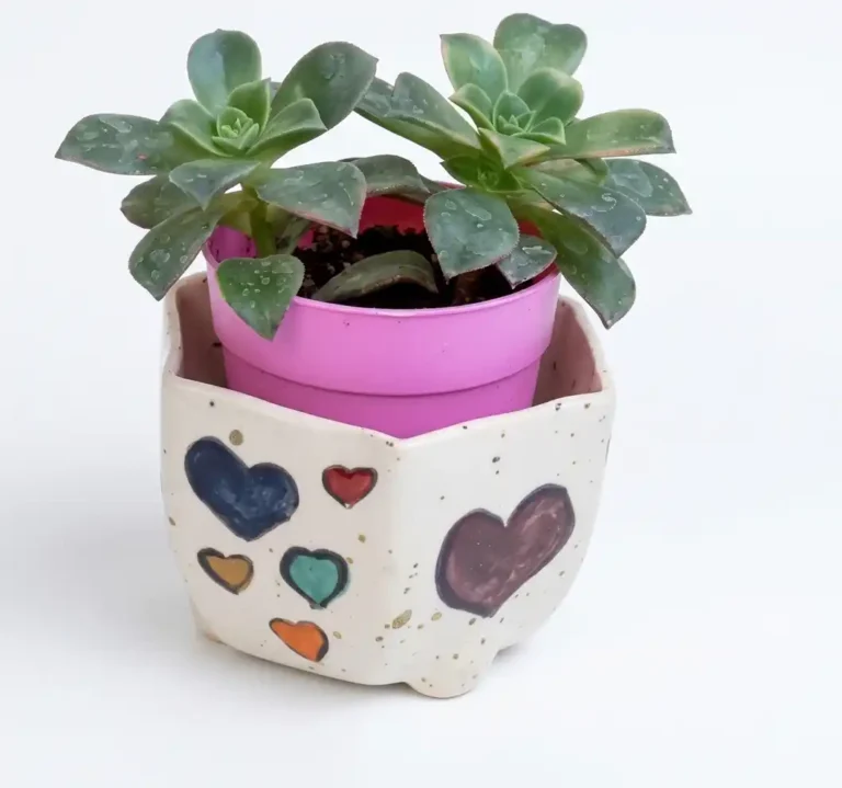 Macetita de ceramica artesanal pintada a mano