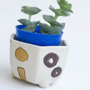 Macetita de ceramica artesanal pintada a mano