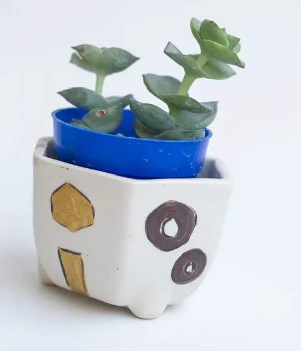 Macetita de ceramica artesanal pintada a mano